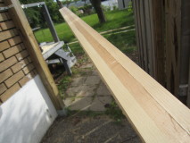 Darker middle lath