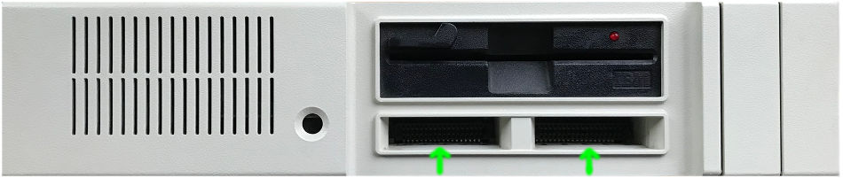 photo de la façade d'un PCjr